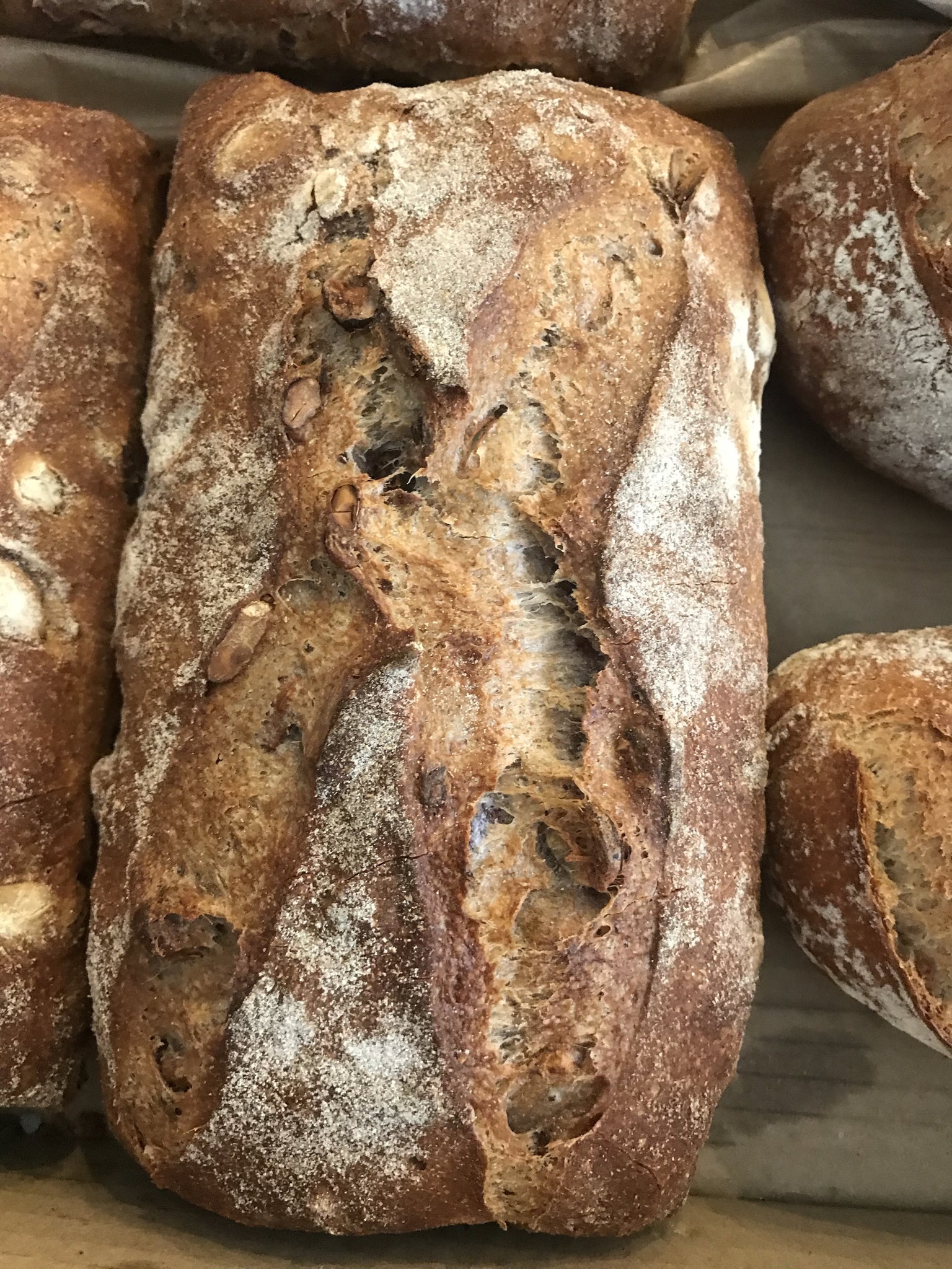 Pain aux noix, noisettes et amandes - JusdelaVigne